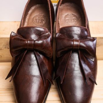 BROWN BOW SHOE